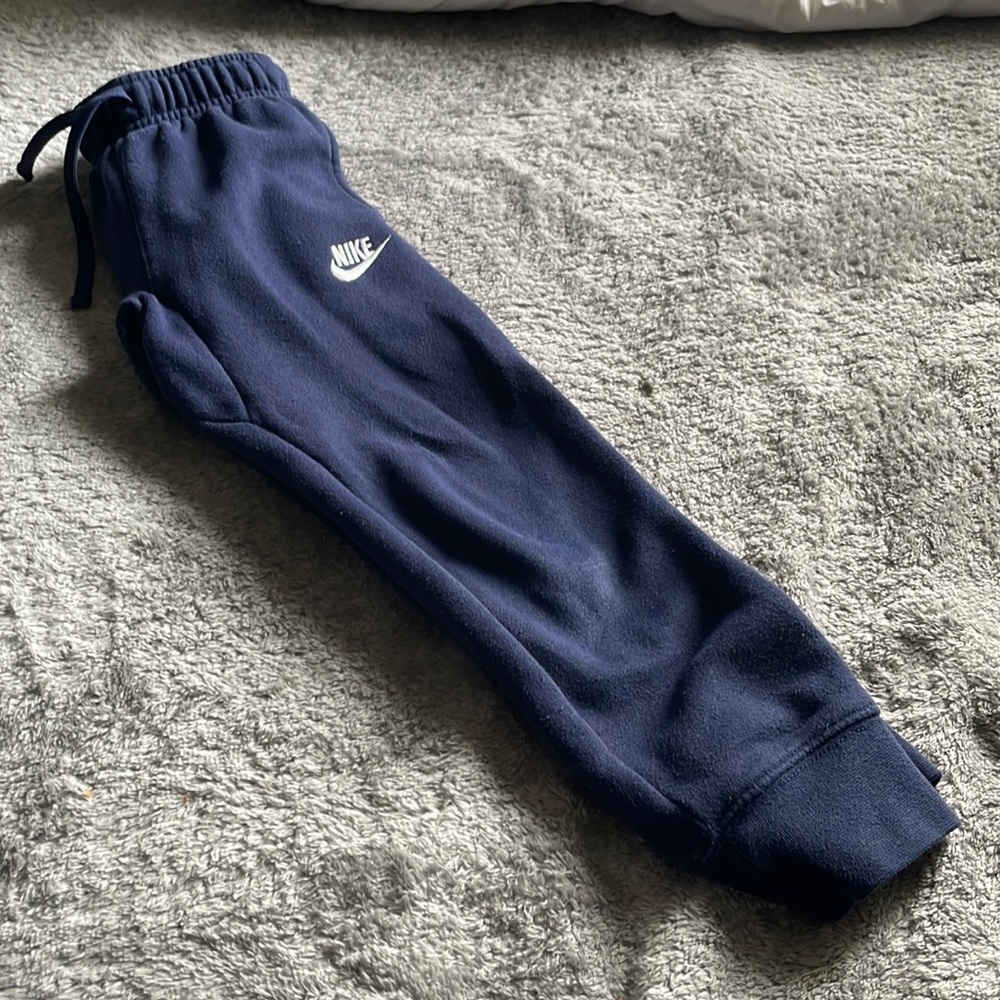 Boys 6-med Nike sweatpants/joggers